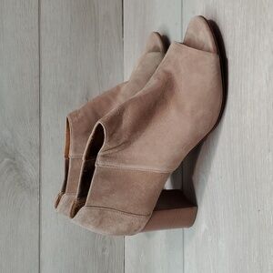 Aquatalia Womens Ankle Suede Heels Open Toe boots shoes sz 8